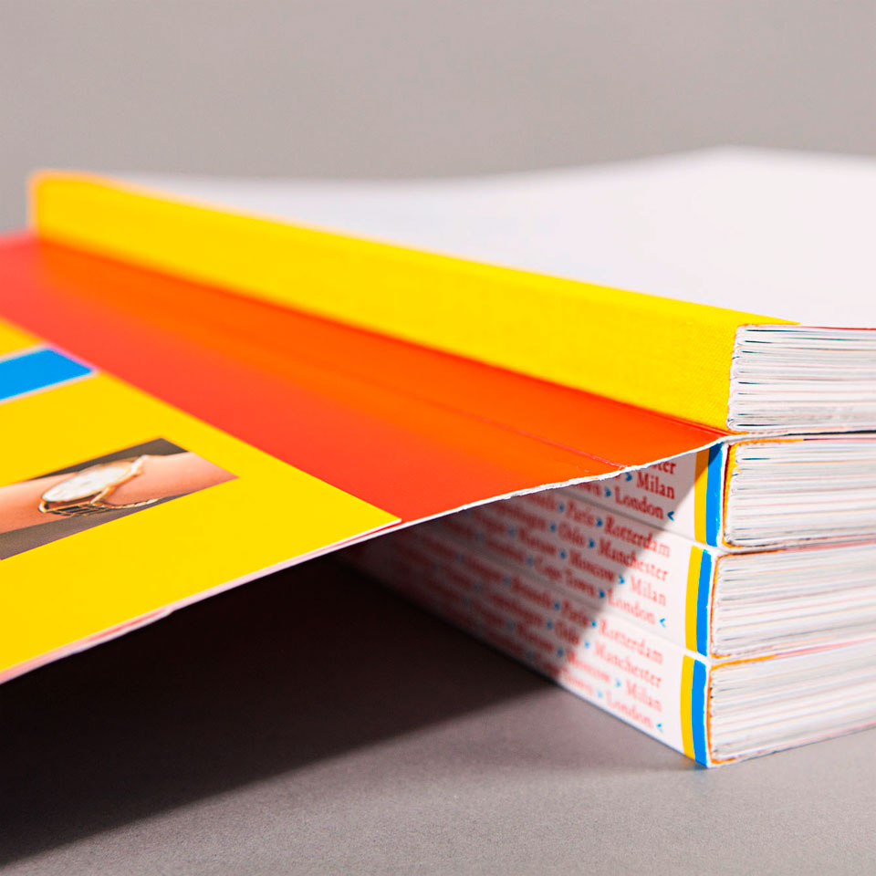 Project 435>22>1: My favourite place in my city - Swiss binding - Project concept, coordination & graphic design Erik Cox